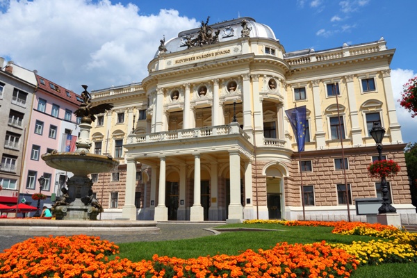 Bratislava, Teatrul National Slovac